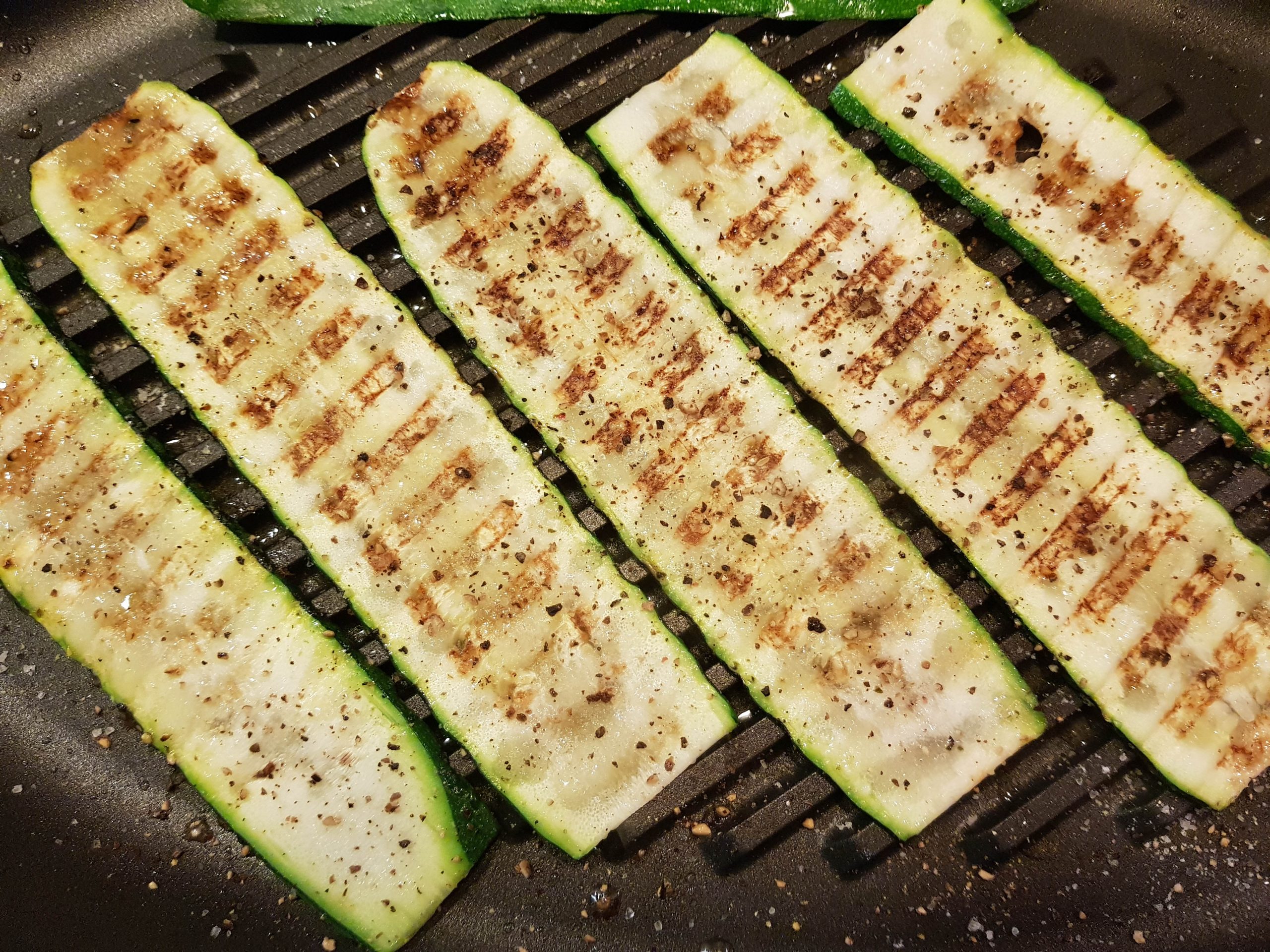 Sliced,Courgette,With,Herbs,Spices,And,Olive,Oil